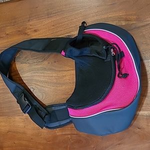 Yudodo Dog / pet sling carrier Like New Hot pink and black
